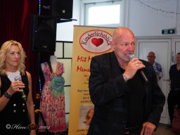 Künstler helfen Kinder - Mit Musik zur Menschlichkeit